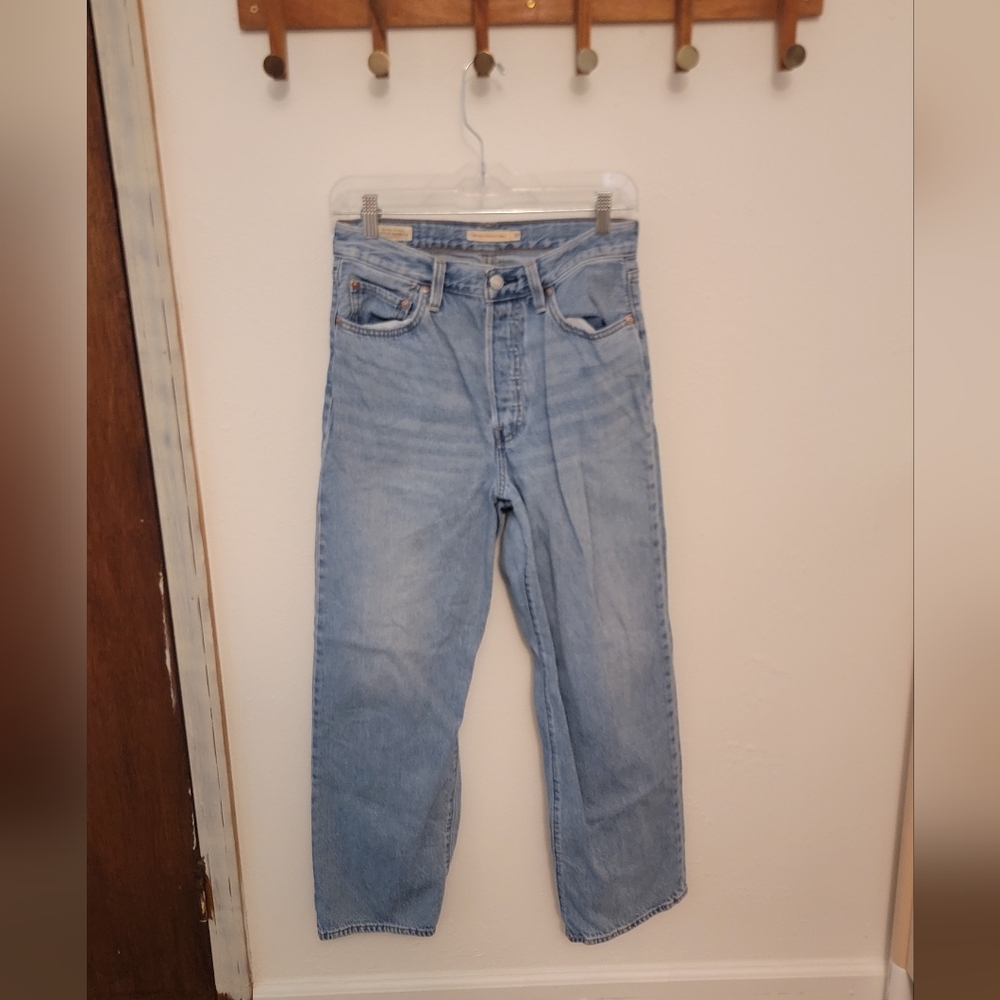 Levi's Classic Blue Ribcage Straight Ankle Jeans